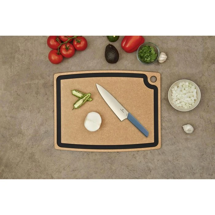 Victorinox Schneidebrett 7.4130 Papierverbundstoff, 49,5 X 38,1 X 0,9 Cm, Braun/schwarz, Mit Saftrille 4 Victorinox Schneidebrett 7.4130 Papierverbundstoff, 49,5 X 38,1 X 0,9 Cm, Braun/schwarz, Mit Saftrille – Bild 2