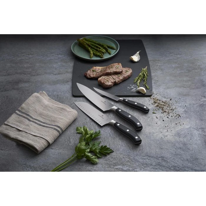 Victorinox Santokumesser Grand Maitre 7.7323.17G, 17cm Klinge, Edelstahl, Mit Kullenschliff 7 Victorinox Santokumesser Grand Maitre 7.7323.17G, 17cm Klinge, Edelstahl, Mit Kullenschliff – Bild 5