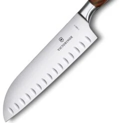 Victorinox Santokumesser Grand Maitre 7.7320.17G, 17cm Klinge, Edelstahl, Kullenschliff, Holzgriff 9 Victorinox Santokumesser Grand Maitre 7.7320.17G, 17cm Klinge, Edelstahl, Kullenschliff, Holzgriff -Knife Stock 76d4b0315a88c0db732032e7e7424269578d148f santokumesser victorinox grand maitre 7.7320.17g